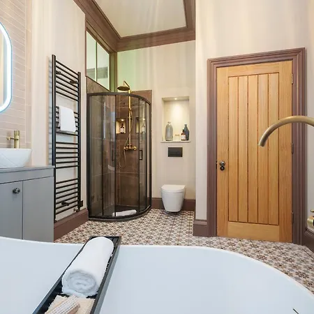 The Florin - 1 Bedroom In Central By Mint דירה *